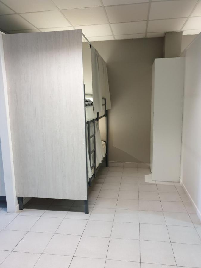Albergue Porta Real No Bike Storage Сантьяго-де-Компостела Экстерьер фото